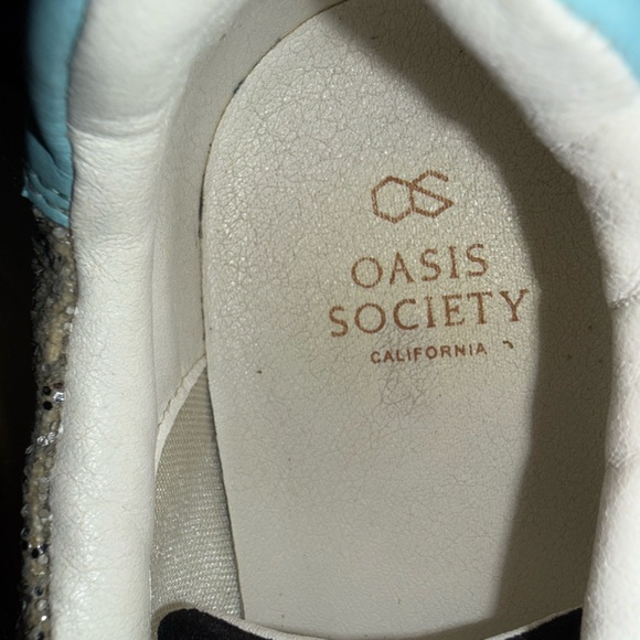 Oasis Society The Quinn Tan Silver Glitter Sneaker - Picture 9 of 12